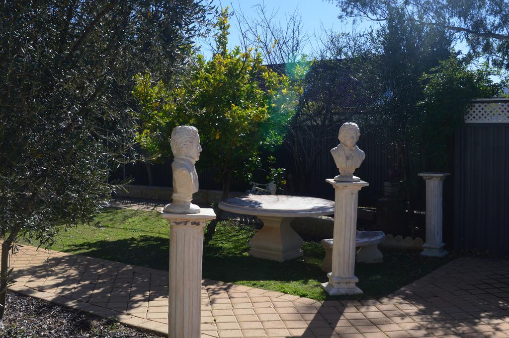 Suites On Avon York Εξωτερικό φωτογραφία